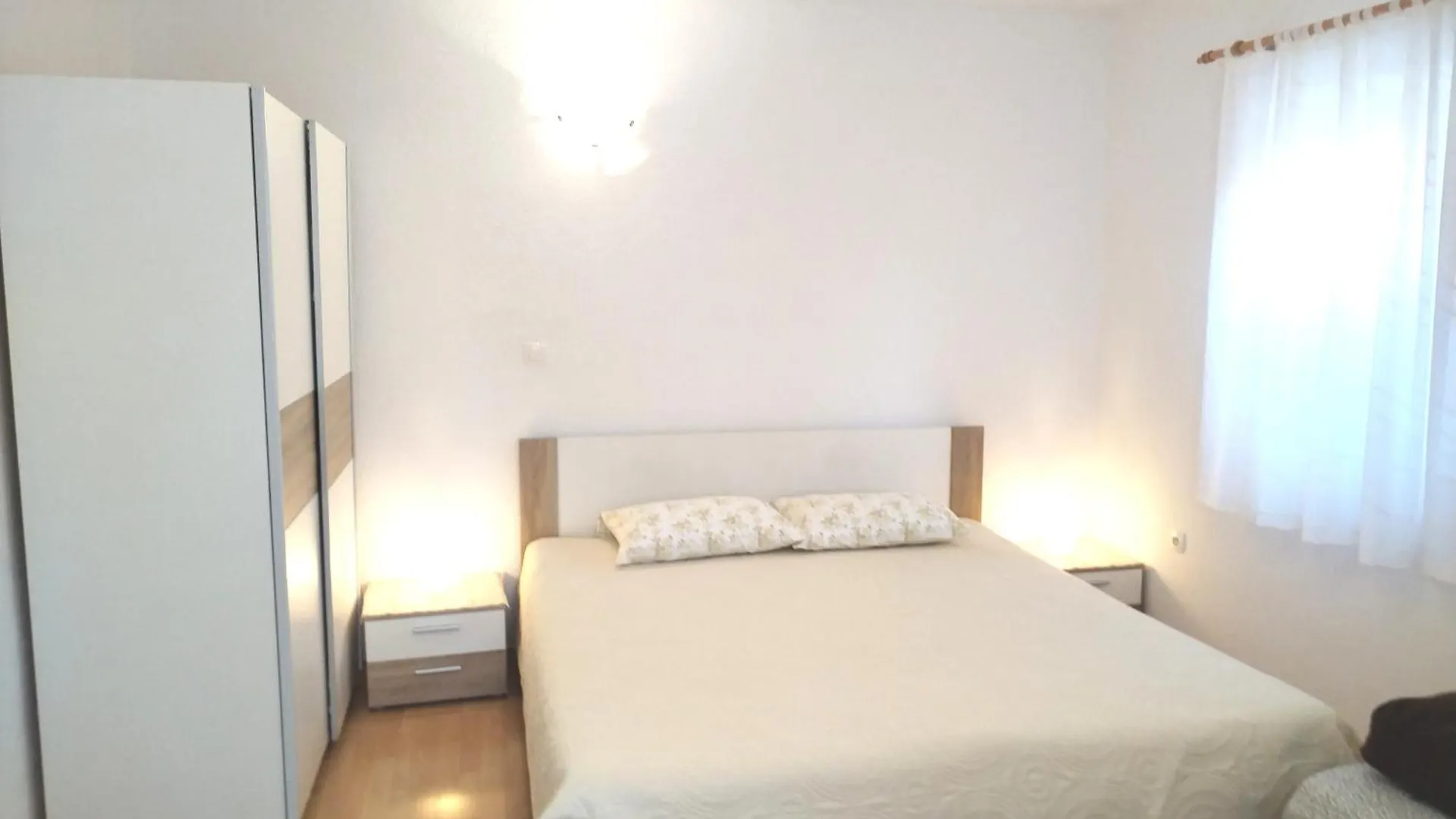 Apartments Nevija Valun